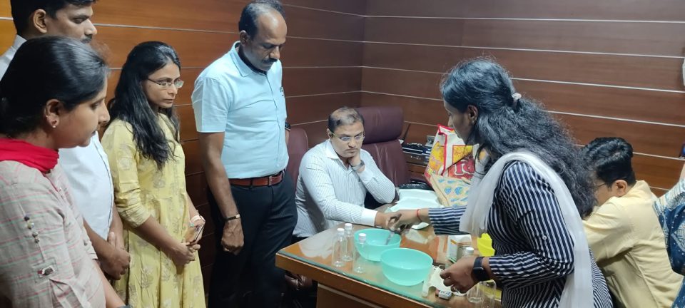 BJP MLA's son arrested while accepting bribe. 6 crore unaccounted for was seized